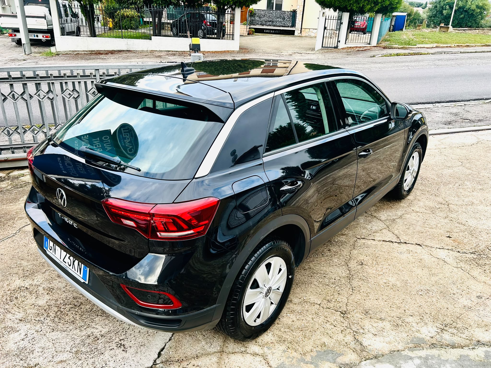 
								Volk. T-Roc full									