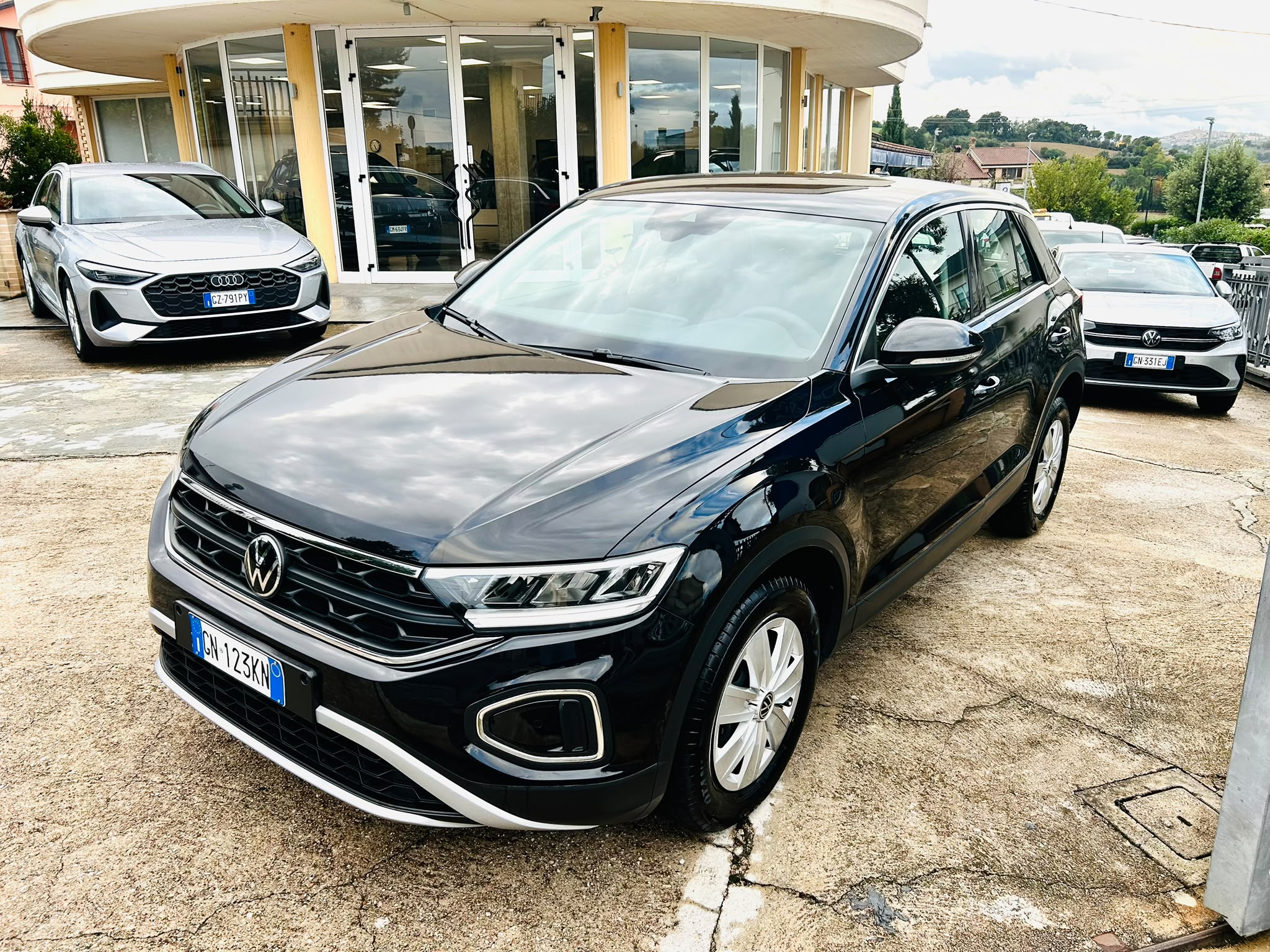 
								Volk. T-Roc full									