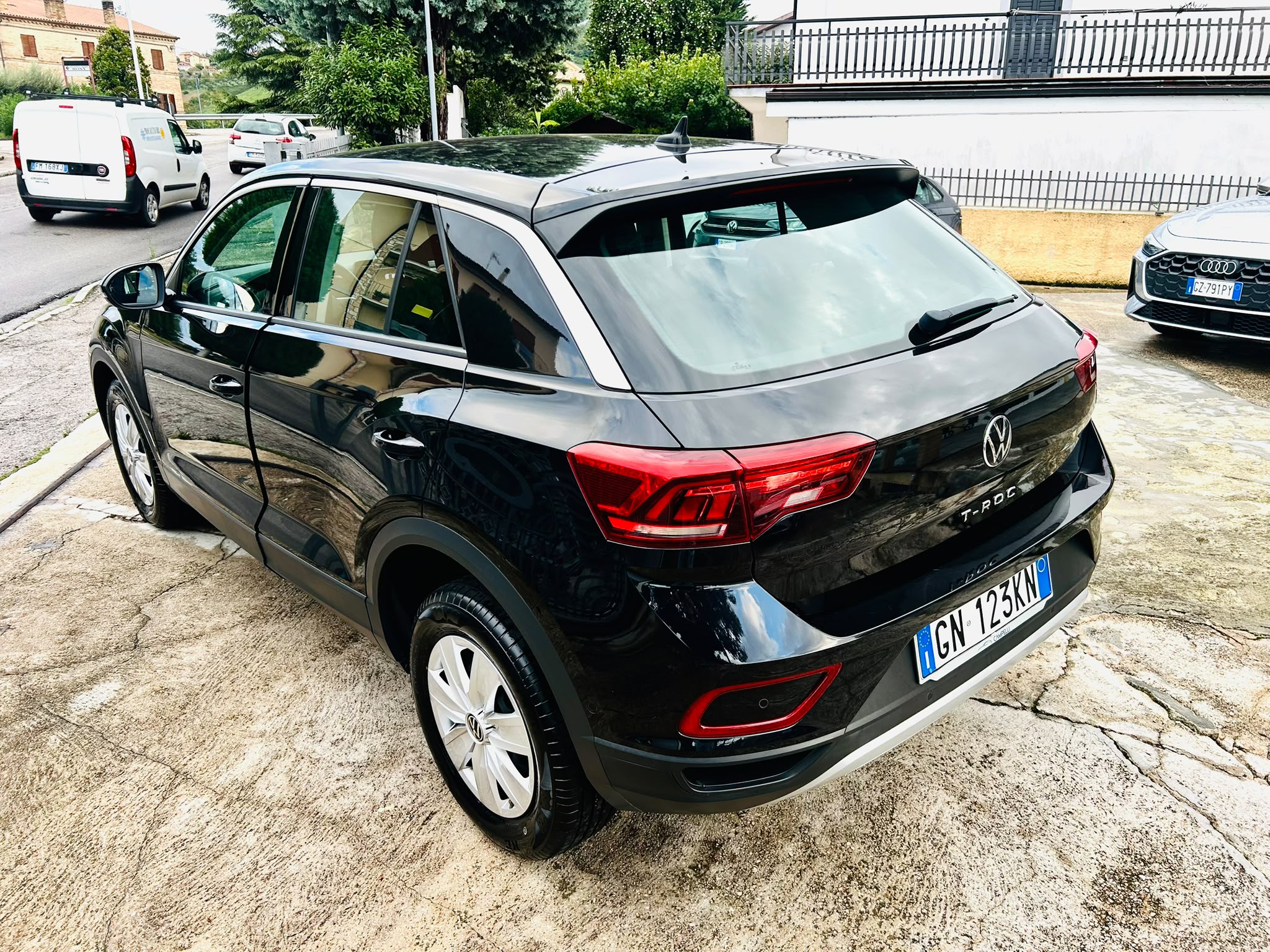 
								Volk. T-Roc full									