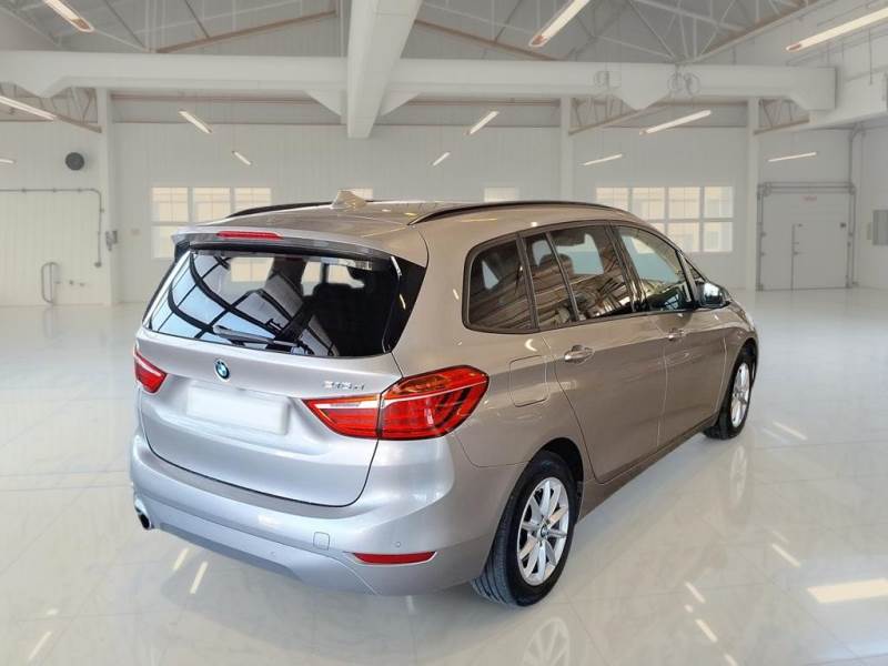 
								Bmw 216D 7posti full									