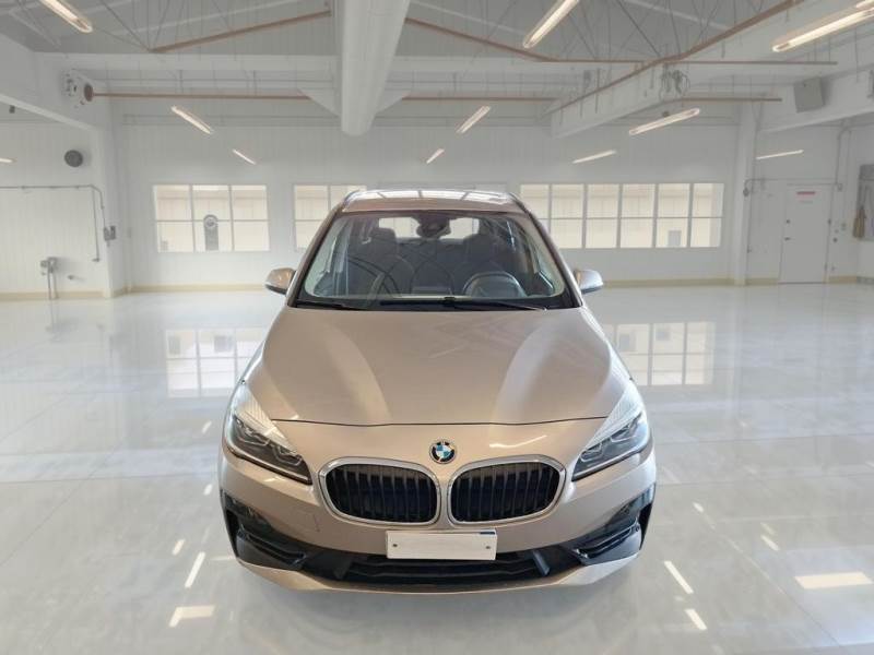 
								Bmw 216D 7posti full									