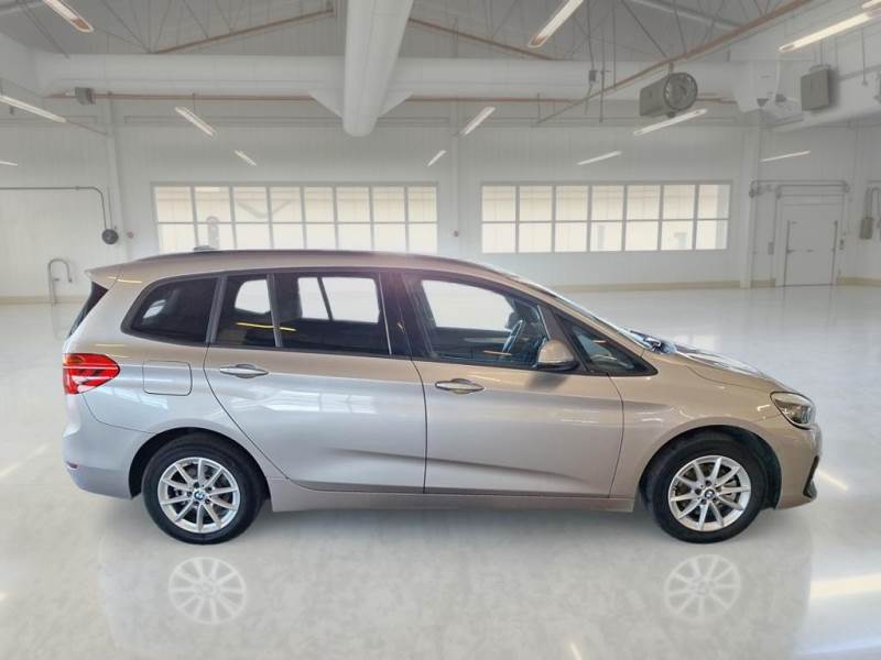 
								Bmw 216D 7posti full									