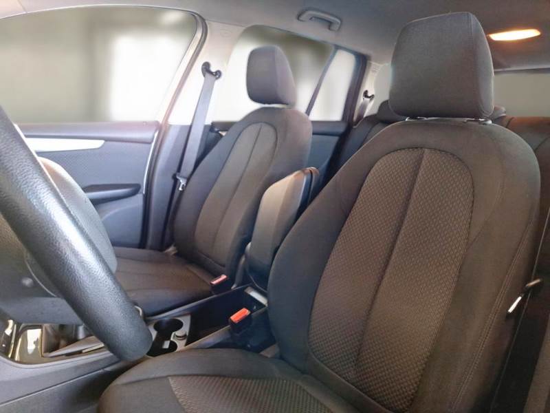 
								Bmw 216D 7posti full									