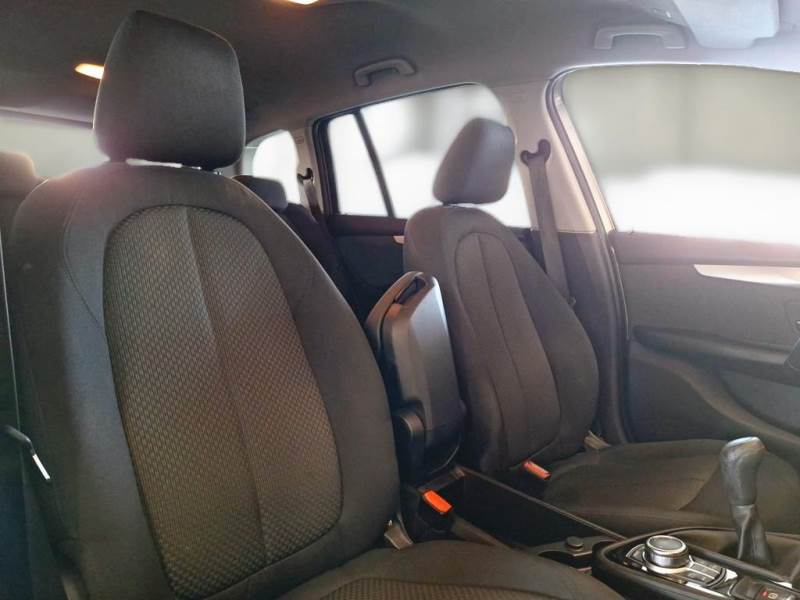 
								Bmw 216D 7posti full									