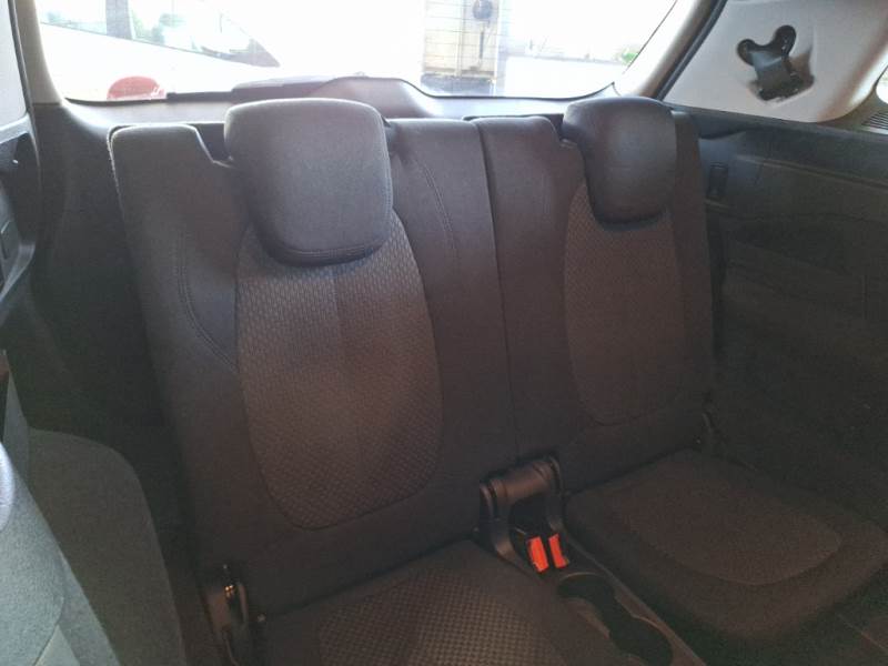 
								Bmw 216D 7posti full									