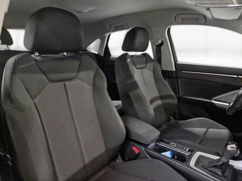 
								Audi Q3 Sportback full									