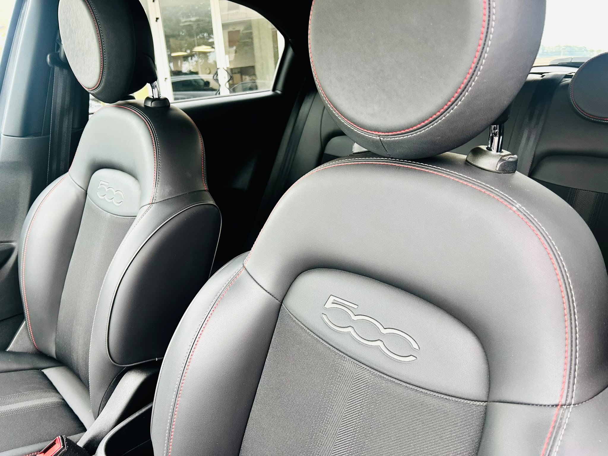 
								Fiat 500X full									